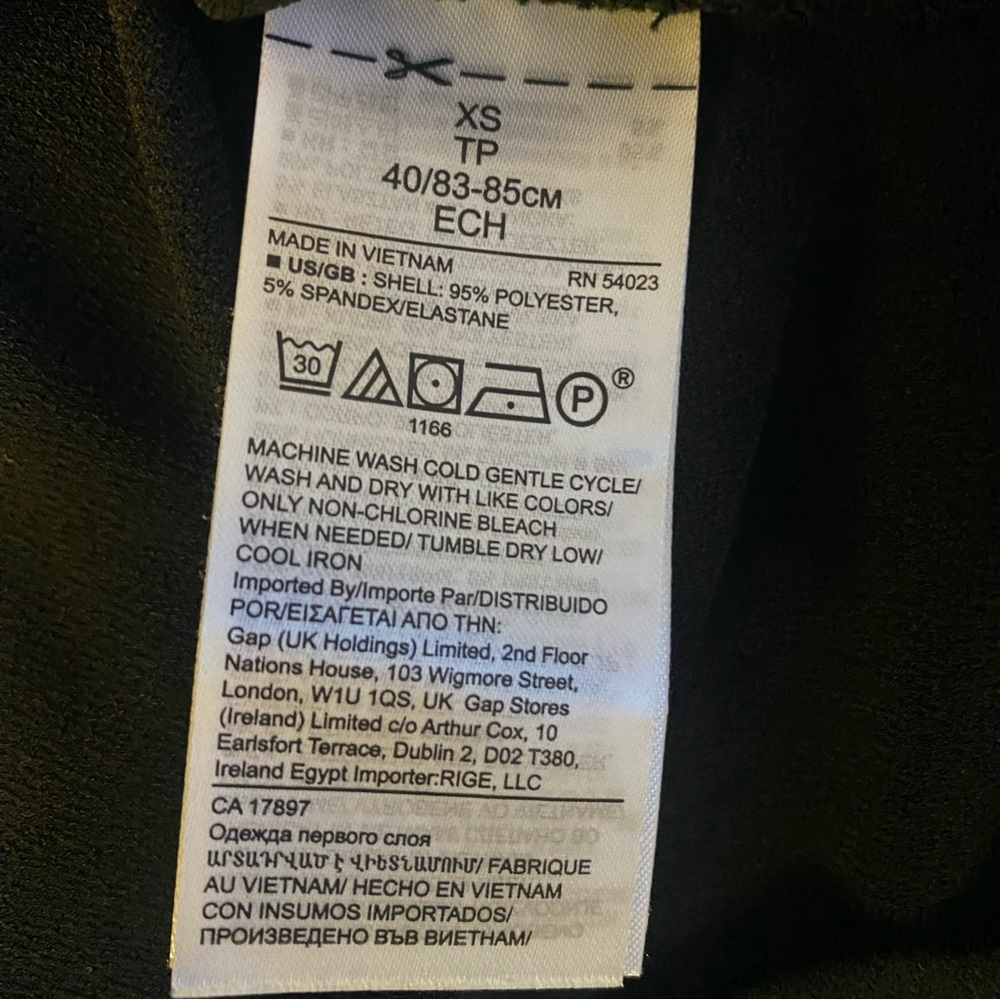 Banana Republic Black Sleeveless Wrap Blouse EUC XS - Picture 2 of 2